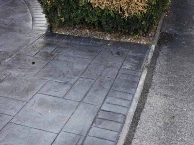 Leatherhead patterned concrete driveway